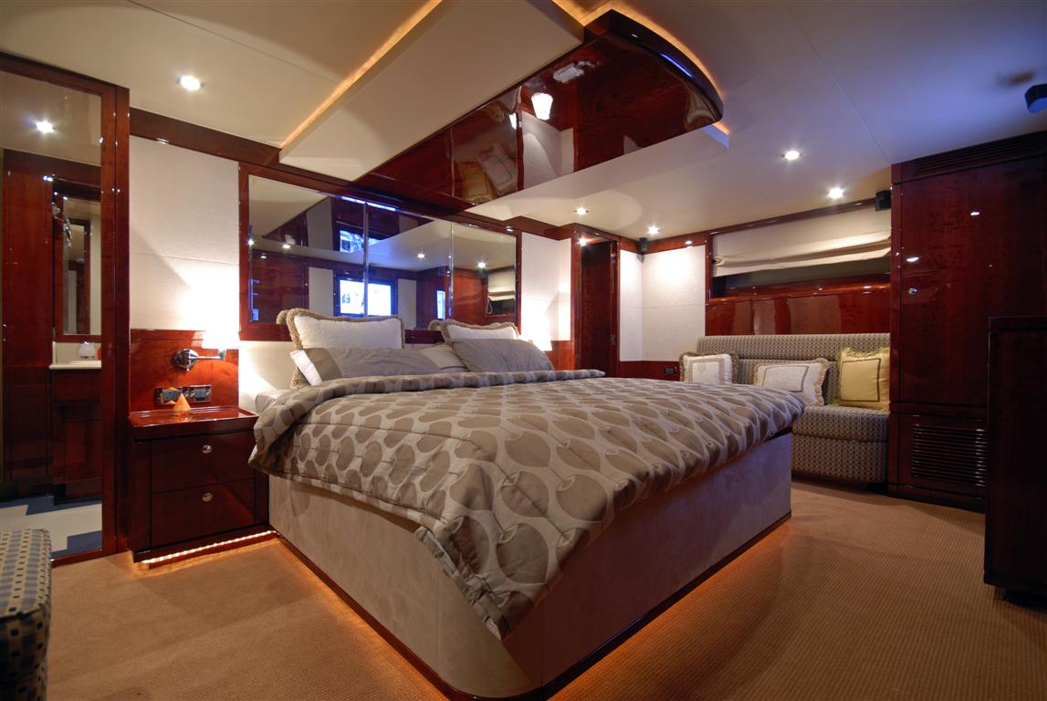 cabin - 86ft-luxury-yacht- yacht for rent in dubai