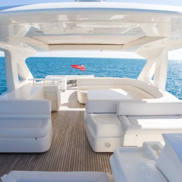 fly bridge - Queen-Stacey- yacht rentals dubai