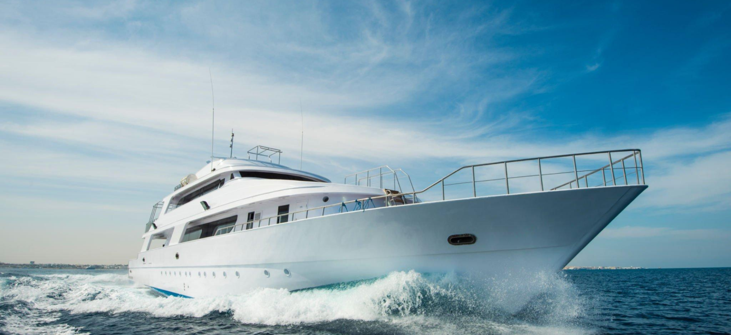 yacht hire dubai