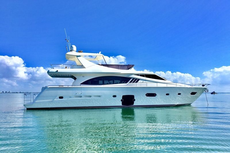 top 10 yacht rental dubai ferretti